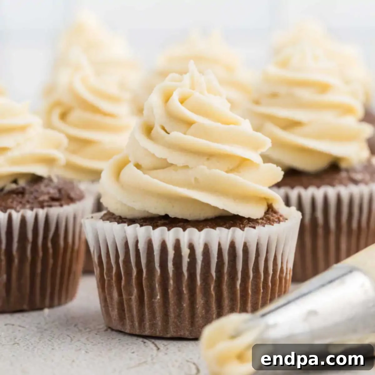 Golden Brown Sugar Buttercream 1 featured 117454