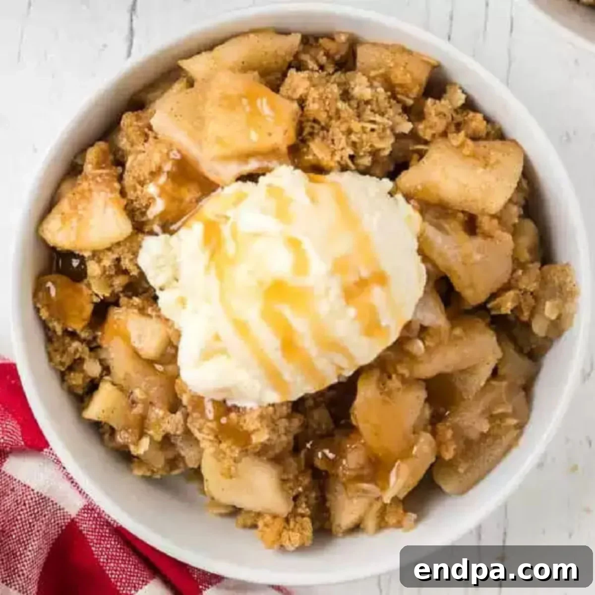 Buttery Oat Apple Crisp 1 featured 12625