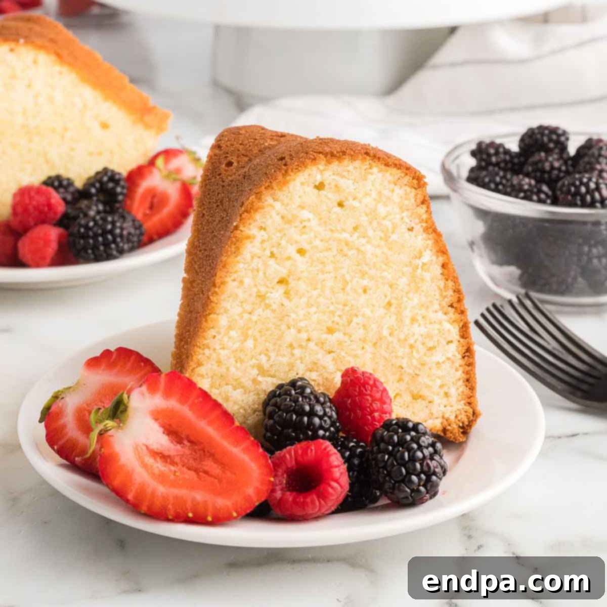 Dreamy Cream Cheese Pound Cake 1 featured 27002