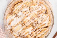 Cinnamon Roll Swirl Apple Pie