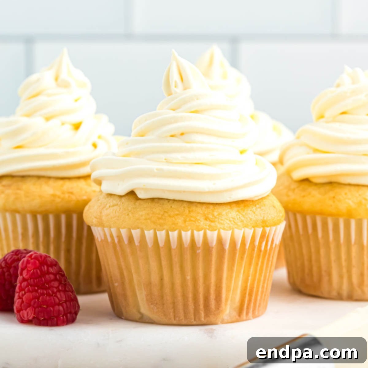 Super Fluffy Cool Whip Frosting 1 featured 35277