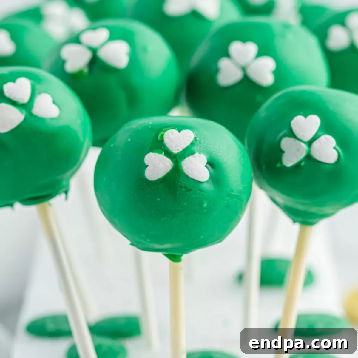 Lucky St Patricks Day Cake Pops 1 featured 38180