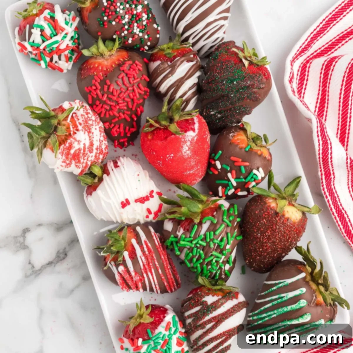 Yuletide Chocolate Strawberries 1 featured 45889