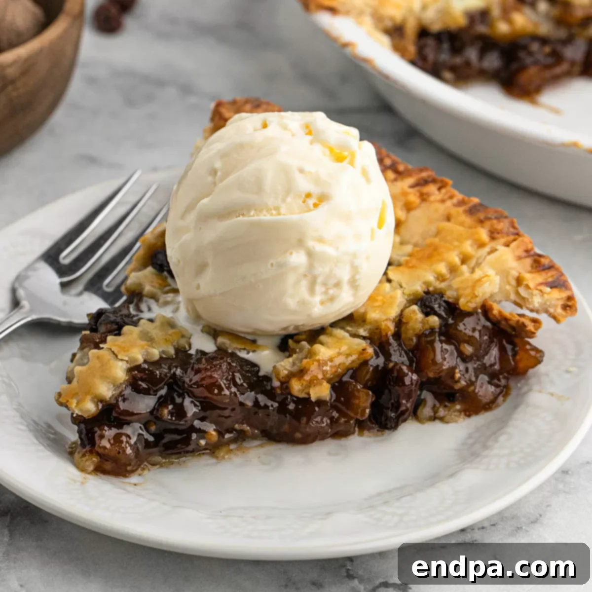 Traditional Christmas Mincemeat Pie 1 featured 46068