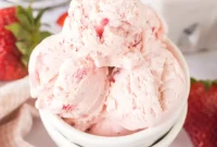 Creamy No-Churn Strawberry Delight