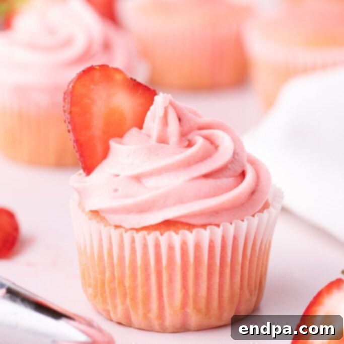 Velvety Strawberry Cream Cheese Frosting 1 featured 50170