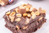 Snickers Overload Cake