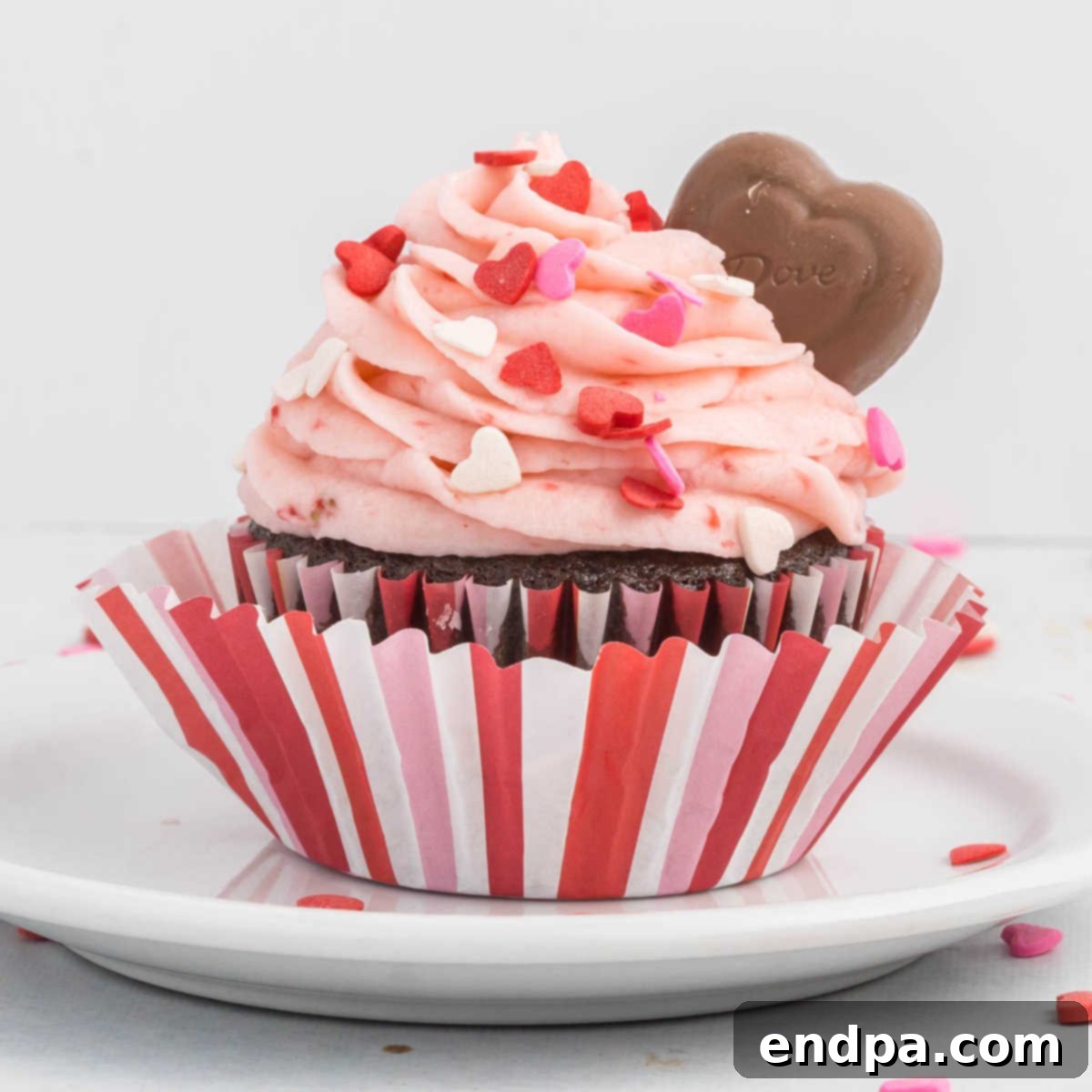 Sweetheart Swirl Cupcakes 1 featured 8073