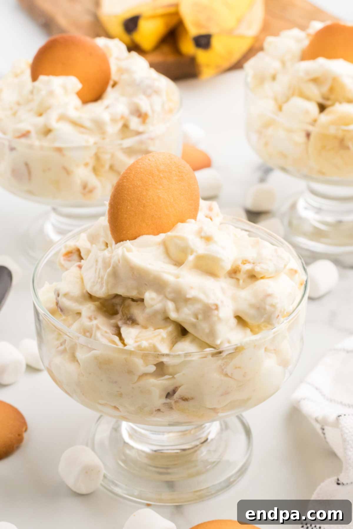 Banana pudding fluff in serving dishes. 