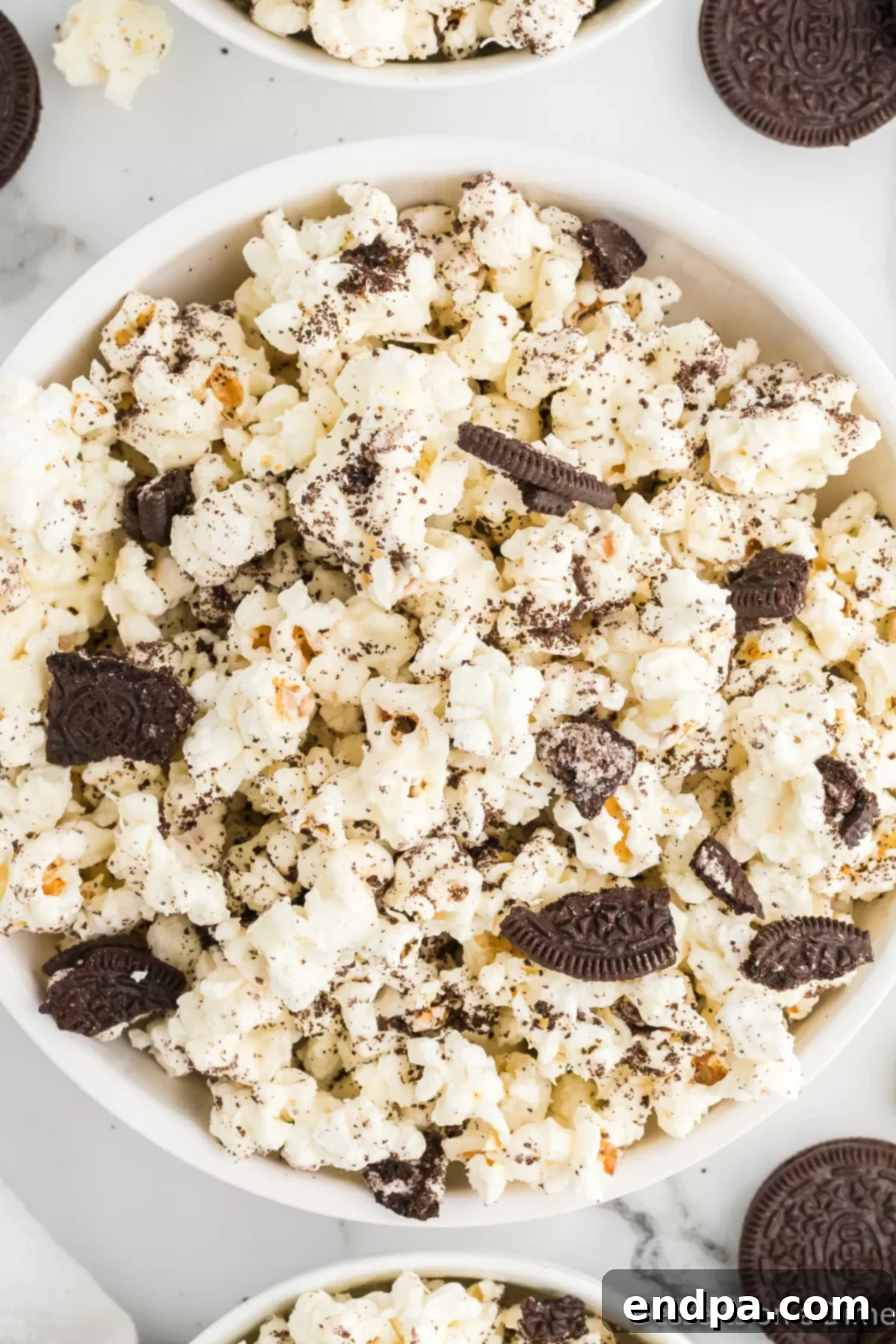 Oreo Popcorn Crunch 9 Oreo Popcorn in a bowl.