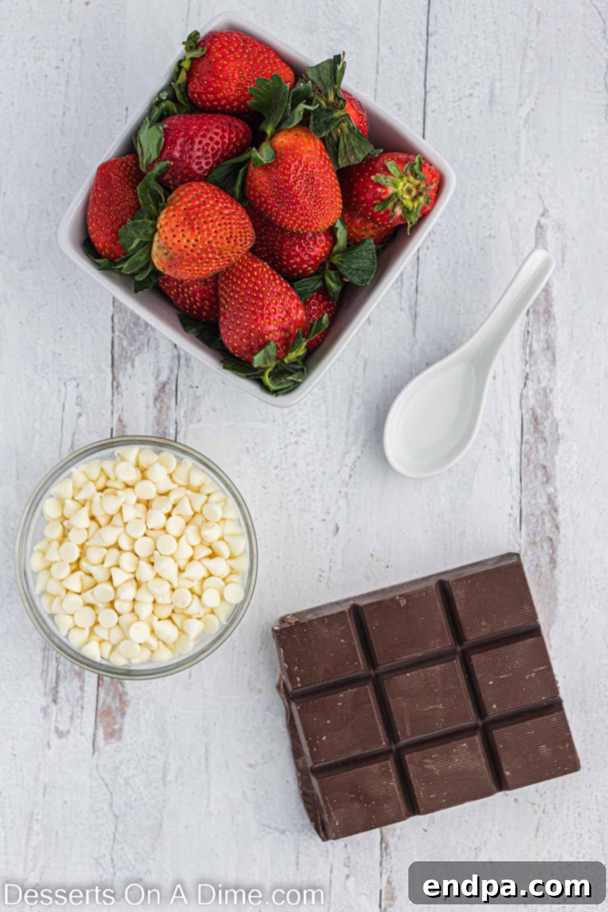 Touchdown Chocolate Strawberries 3 Ingredients for football chocolate covered strawberries - strawberries, chocolate almond bark, white chocolate chips, coconut oil.