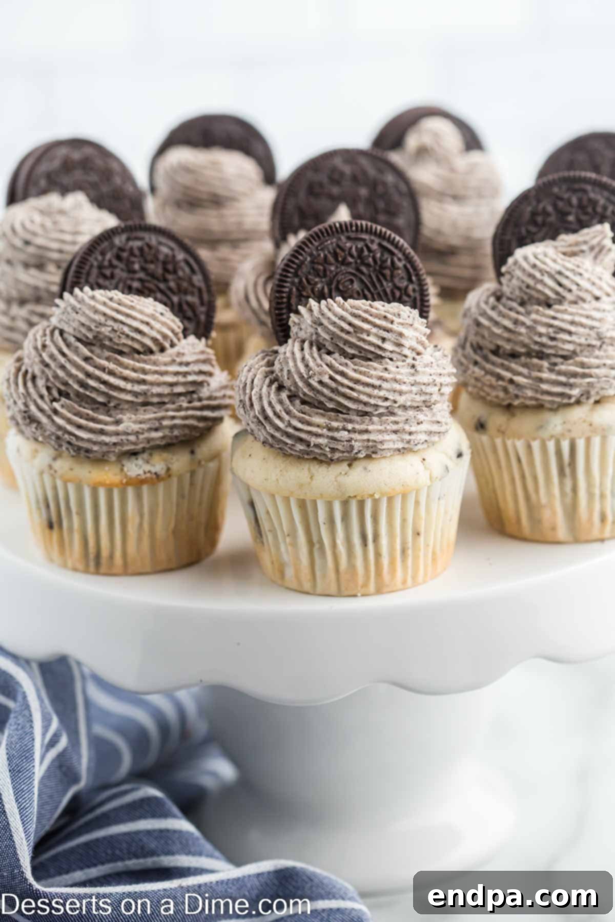 Cookies and Cream Cupcake Heaven 15 Finished Oreo cupcakes, topped with swirl frosting and a whole Oreo cookie.