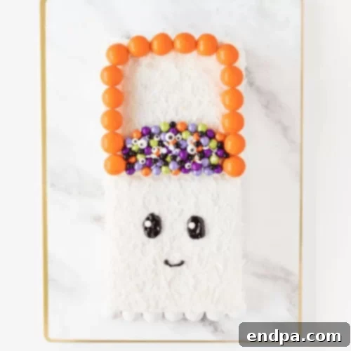 Cake decorated as a ghost.