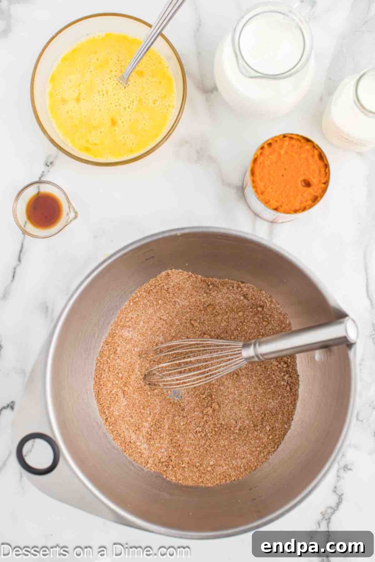 Cinnamon and sugar combined in a bowl. 