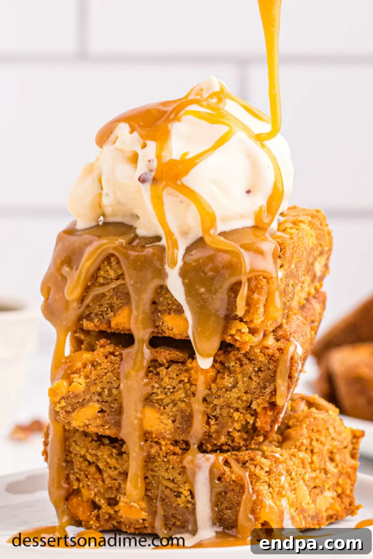 Maple Caramel Blondie Bars 2 Stack of maple butter blondies.