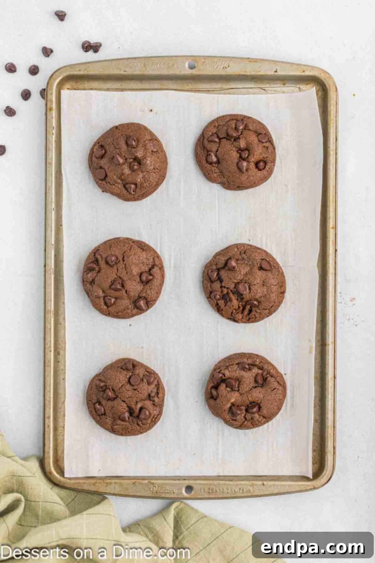 Baking sheet with cookies. 
