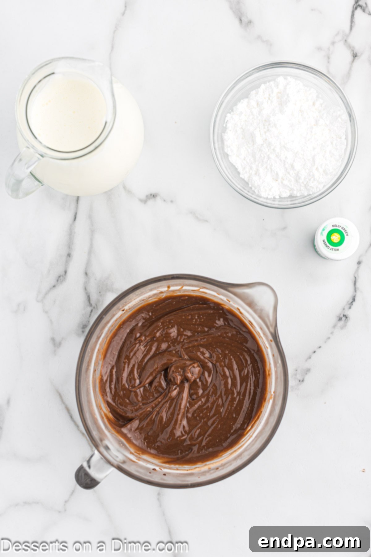 Bowl with melted chocolate.